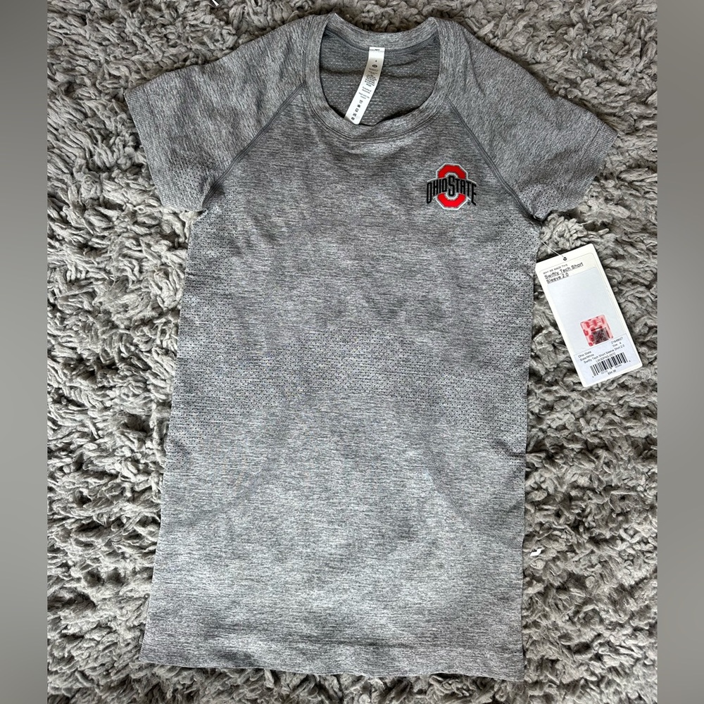 Ohio State x Lululemon NWT Swiftly Tech Short Sleeve Size 4